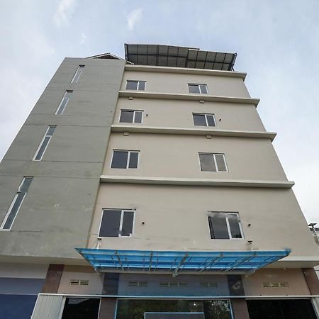 Oyo 616 Express Inn Palembang Bagian luar foto
