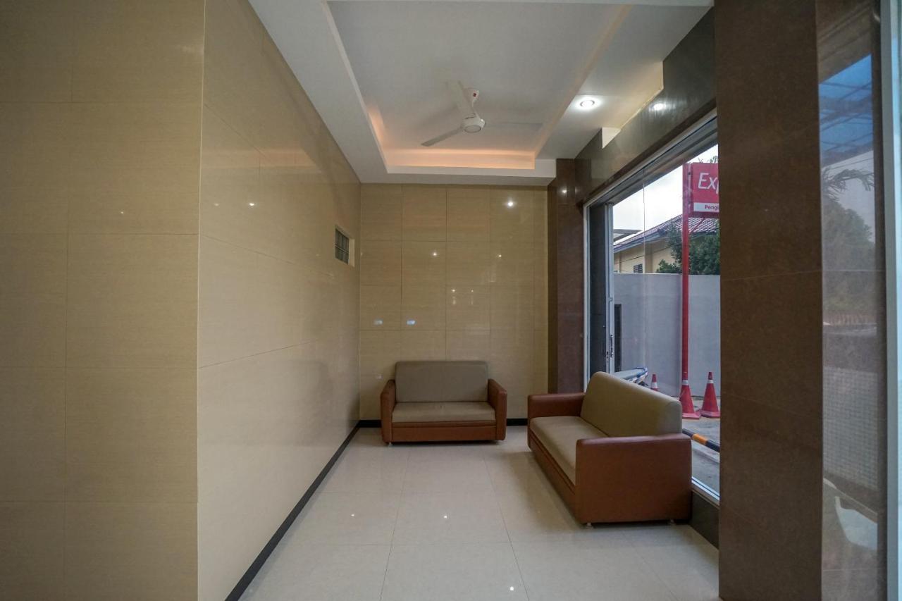 Oyo 616 Express Inn Palembang Bagian luar foto
